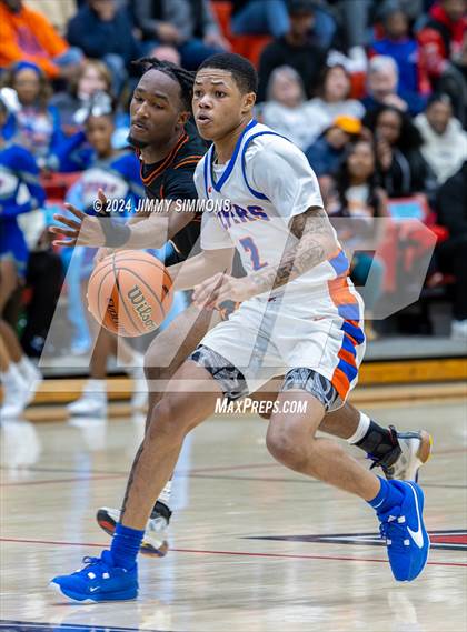 Thumbnail 3 in East St. Louis vs. Mt. Vernon (IHSA 3A Sectional Semifinals) photogallery.