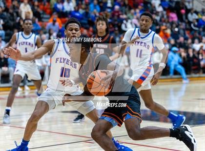 Thumbnail 3 in East St. Louis vs. Mt. Vernon (IHSA 3A Sectional Semifinals) photogallery.