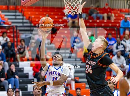 Thumbnail 1 in East St. Louis vs. Mt. Vernon (IHSA 3A Sectional Semifinals) photogallery.