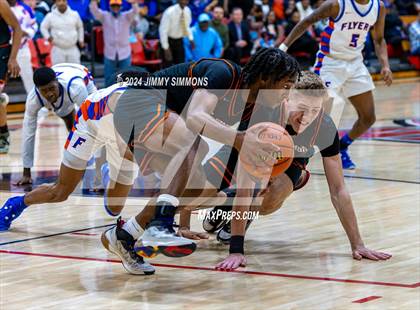 Thumbnail 3 in East St. Louis vs. Mt. Vernon (IHSA 3A Sectional Semifinals) photogallery.