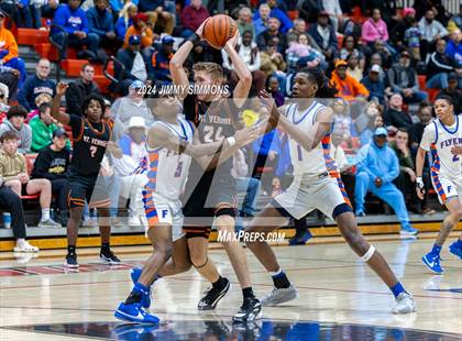 Thumbnail 1 in East St. Louis vs. Mt. Vernon (IHSA 3A Sectional Semifinals) photogallery.
