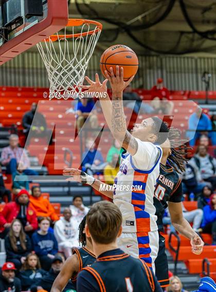 Thumbnail 2 in East St. Louis vs. Mt. Vernon (IHSA 3A Sectional Semifinals) photogallery.