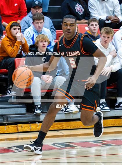 Thumbnail 2 in East St. Louis vs. Mt. Vernon (IHSA 3A Sectional Semifinals) photogallery.