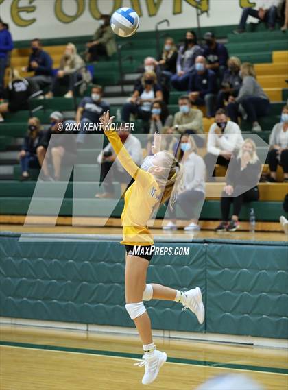 Thumbnail 3 in Marian vs. Marysville (Notre Dame Prep) photogallery.