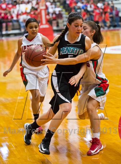 Thumbnail 1 in Lindsay vs Mendota (CIF CS D4 Final) photogallery.