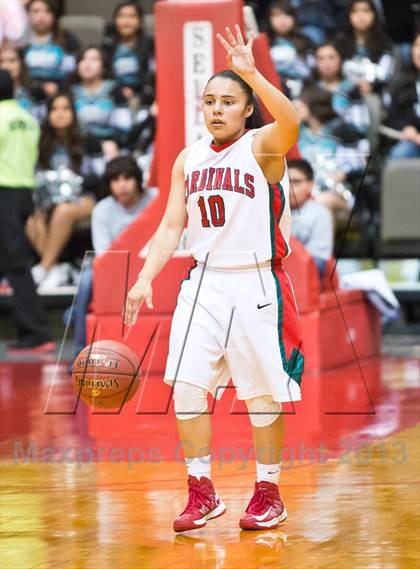 Thumbnail 2 in Lindsay vs Mendota (CIF CS D4 Final) photogallery.