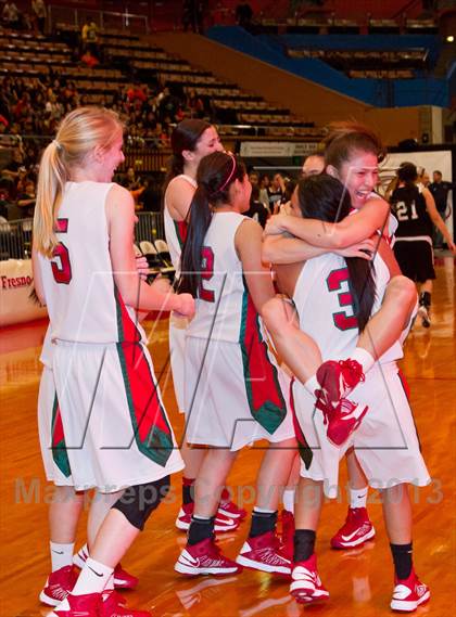 Thumbnail 2 in Lindsay vs Mendota (CIF CS D4 Final) photogallery.
