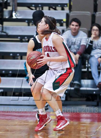 Thumbnail 2 in Lindsay vs Mendota (CIF CS D4 Final) photogallery.