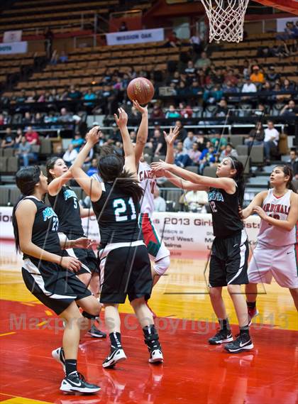 Thumbnail 1 in Lindsay vs Mendota (CIF CS D4 Final) photogallery.