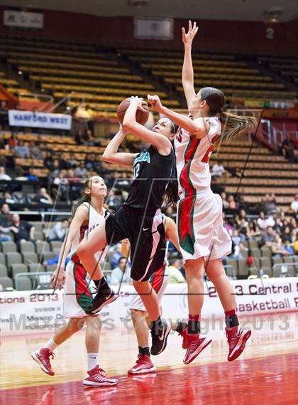 Thumbnail 1 in Lindsay vs Mendota (CIF CS D4 Final) photogallery.