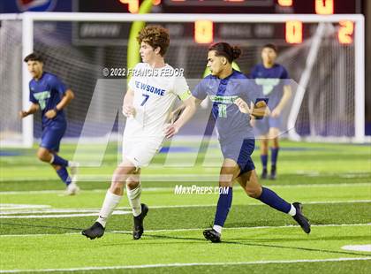 Thumbnail 2 in Newsome @ Sumner photogallery.