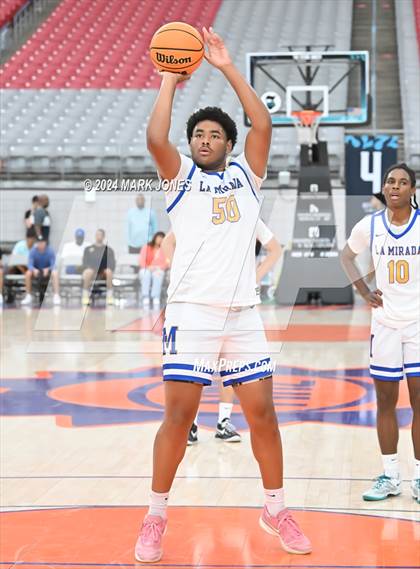 Thumbnail 1 in La Mirada vs. Harvard-Westlake (Section 7) photogallery.