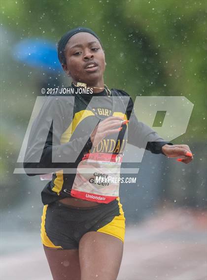 Thumbnail 1 in 50th Annual Loucks Games (Women's 400 Meter Dash) photogallery.