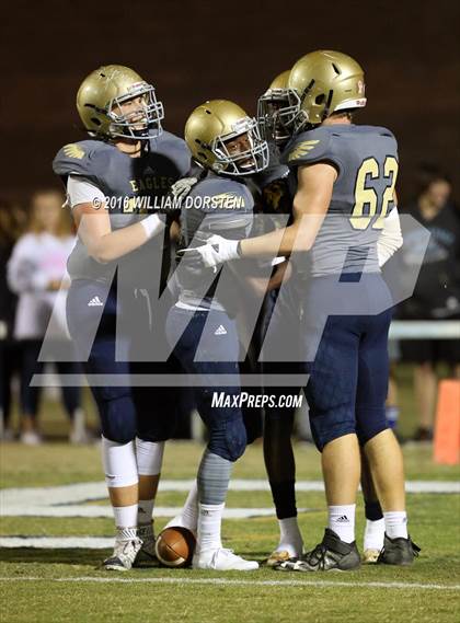 Thumbnail 2 in Independence vs Gallatin (TSSAA Class 5A Division 1 1st Round) photogallery.