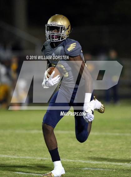 Thumbnail 3 in Independence vs Gallatin (TSSAA Class 5A Division 1 1st Round) photogallery.