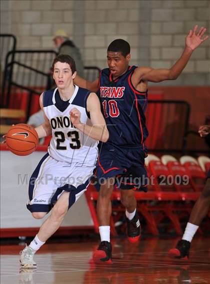 Thumbnail 3 in Sonora vs. Colony (Nike Extravaganza) photogallery.