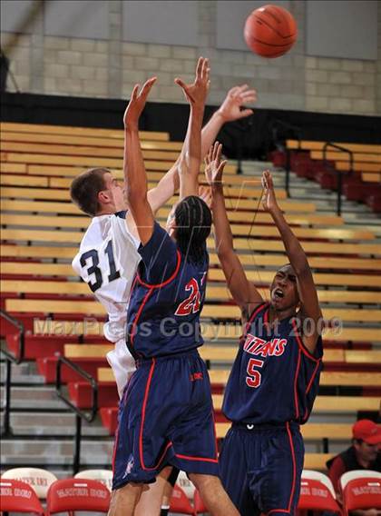 Thumbnail 1 in Sonora vs. Colony (Nike Extravaganza) photogallery.