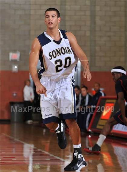 Thumbnail 3 in Sonora vs. Colony (Nike Extravaganza) photogallery.