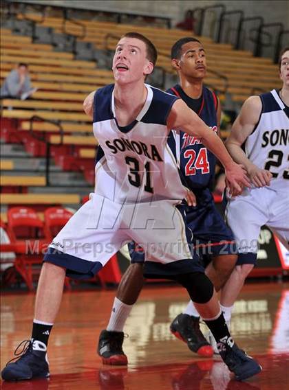 Thumbnail 2 in Sonora vs. Colony (Nike Extravaganza) photogallery.
