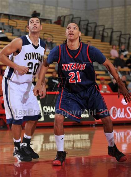 Thumbnail 3 in Sonora vs. Colony (Nike Extravaganza) photogallery.
