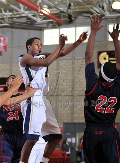 Thumbnail 2 in Sonora vs. Colony (Nike Extravaganza) photogallery.