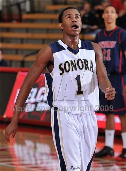 Thumbnail 1 in Sonora vs. Colony (Nike Extravaganza) photogallery.
