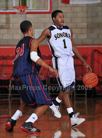 Thumbnail 1 in Sonora vs. Colony (Nike Extravaganza) photogallery.