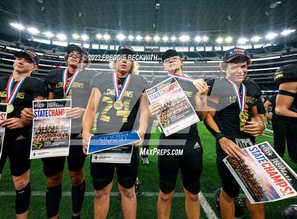 Thumbnail 2 in Westbrook vs. Gordon (UIL 1A D1 Football Final) photogallery.
