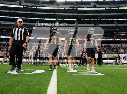 Thumbnail 2 in Westbrook vs. Gordon (UIL 1A D1 Football Final) photogallery.