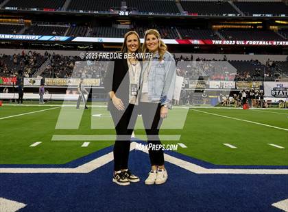 Thumbnail 2 in Westbrook vs. Gordon (UIL 1A D1 Football Final) photogallery.