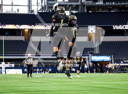 Thumbnail 2 in Westbrook vs. Gordon (UIL 1A D1 Football Final) photogallery.