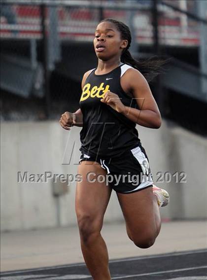 Thumbnail 2 in Iowa City Sherwood Relays (Hurdles/Running Events) photogallery.