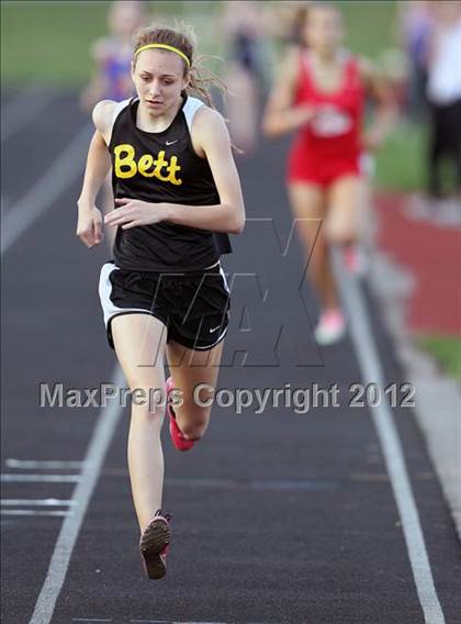 Thumbnail 1 in Iowa City Sherwood Relays (Hurdles/Running Events) photogallery.