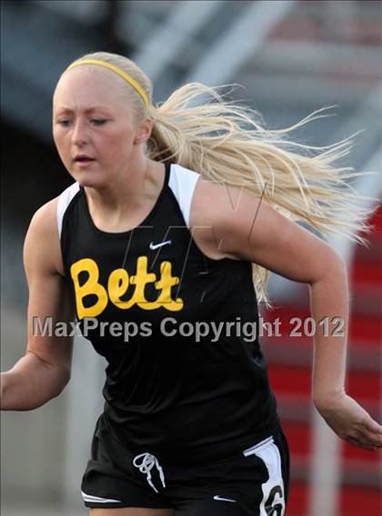 Thumbnail 1 in Iowa City Sherwood Relays (Hurdles/Running Events) photogallery.