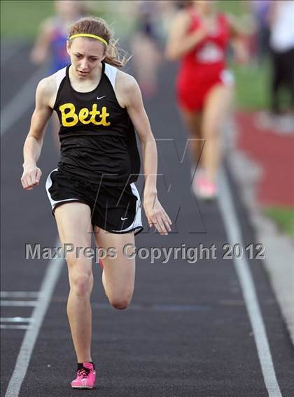 Thumbnail 2 in Iowa City Sherwood Relays (Hurdles/Running Events) photogallery.