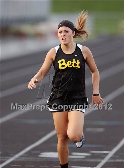 Thumbnail 1 in Iowa City Sherwood Relays (Hurdles/Running Events) photogallery.
