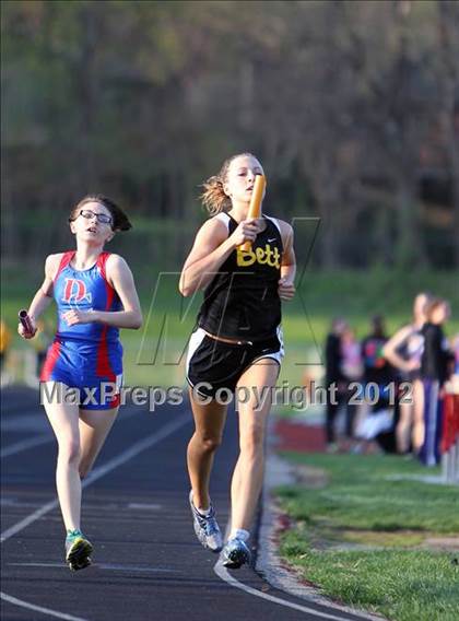 Thumbnail 1 in Iowa City Sherwood Relays (Hurdles/Running Events) photogallery.