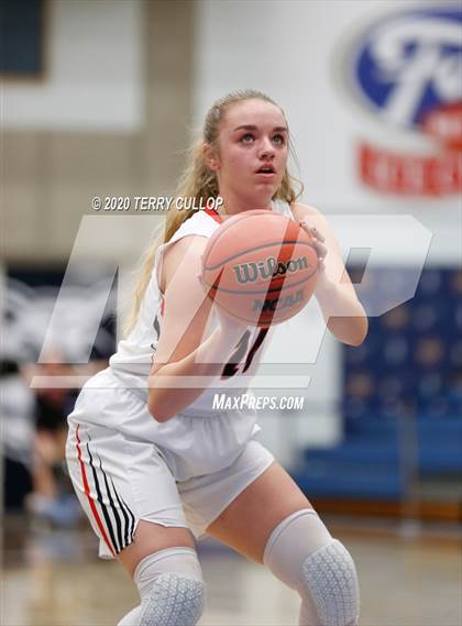 Thumbnail 3 in San Juan vs. Grantsville (UHSAA 3A Quarterfinal) photogallery.