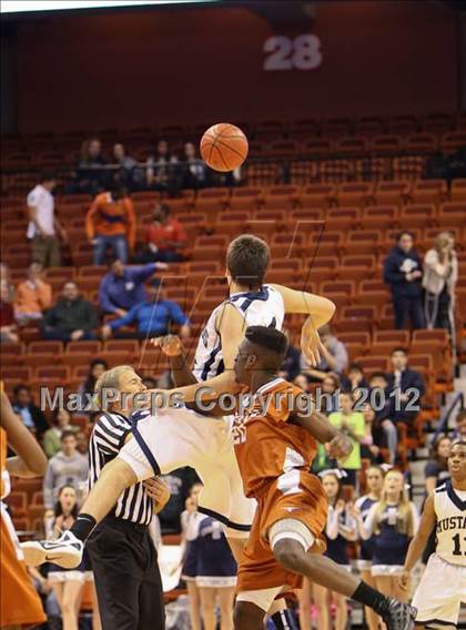 Thumbnail 2 in Capital Prep vs. Immaculate (CIAC Class S Final) photogallery.