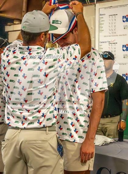 Thumbnail 1 in UIL 3A Boys Golf Awards photogallery.