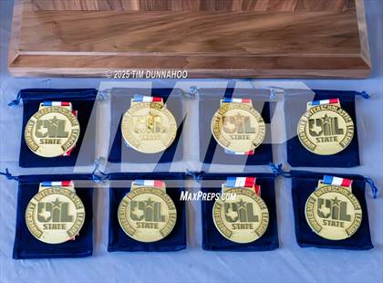 Thumbnail 2 in UIL 3A Boys Golf Awards photogallery.