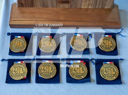 Thumbnail 1 in UIL 3A Boys Golf Awards photogallery.