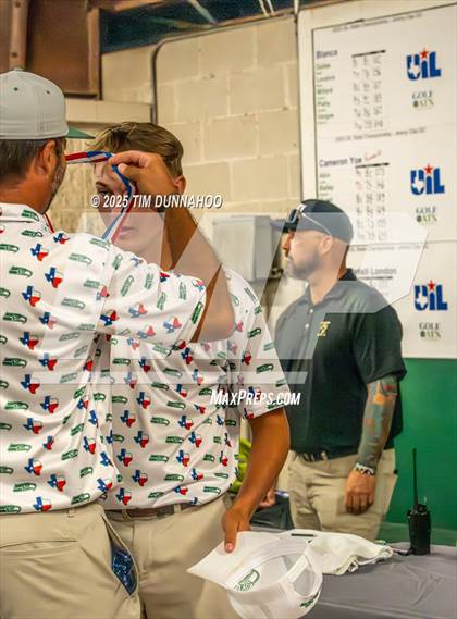 Thumbnail 3 in UIL 3A Boys Golf Awards photogallery.