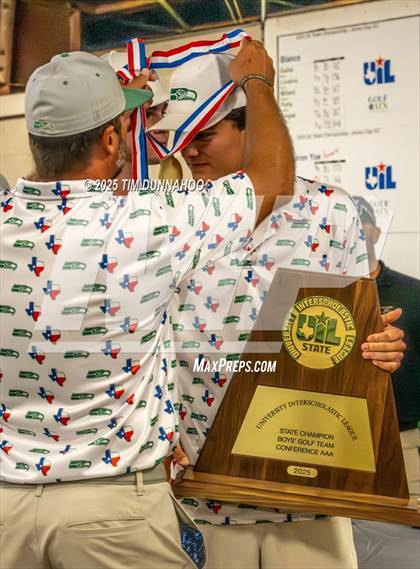 Thumbnail 3 in UIL 3A Boys Golf Awards photogallery.