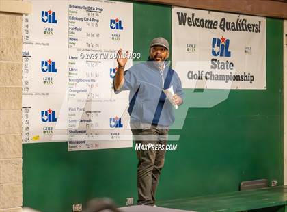Thumbnail 1 in UIL 3A Boys Golf Awards photogallery.