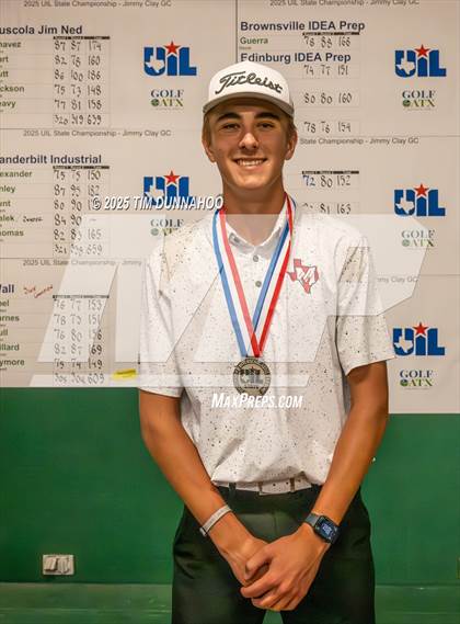 Thumbnail 3 in UIL 3A Boys Golf Awards photogallery.