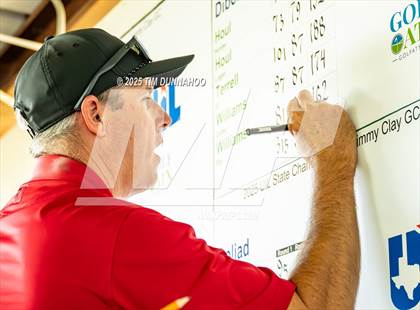 Thumbnail 1 in UIL 3A Boys Golf Awards photogallery.
