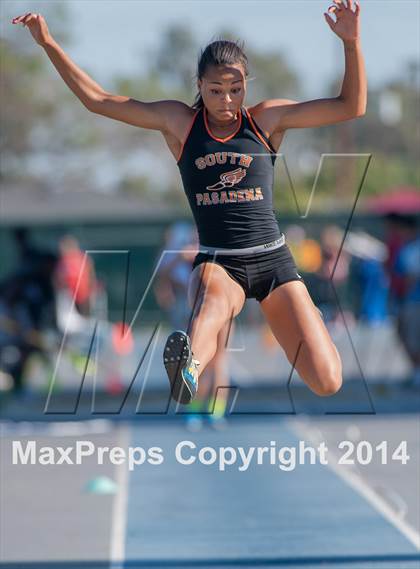 Thumbnail 2 in CIF SS Track and Field Masters Meet (Girls Events) photogallery.