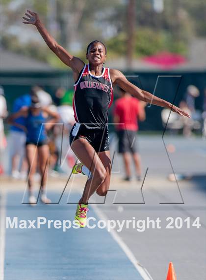 Thumbnail 1 in CIF SS Track and Field Masters Meet (Girls Events) photogallery.