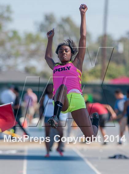 Thumbnail 3 in CIF SS Track and Field Masters Meet (Girls Events) photogallery.